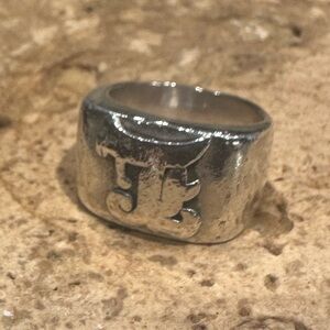 James Avery Retired Super Rare - HEAVY Ring 17.56 Grams. Only Listing! Size 7.5